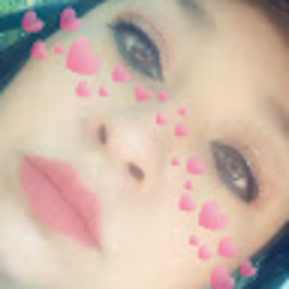 Meet your Posher, Claudia - Picture 1 of 1